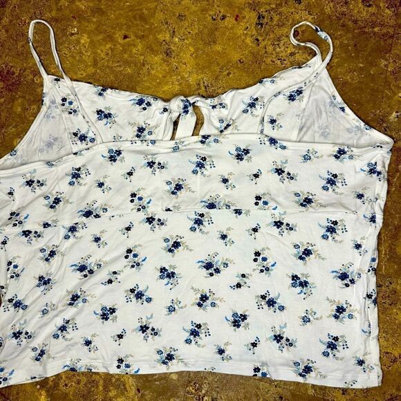 American Eagle First Essentials White Floral Crop Top - Picture 6 of 6